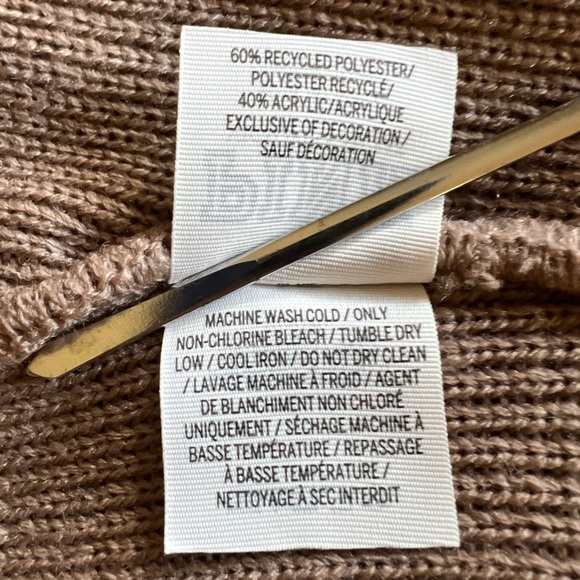 PINK by Victoria’s Secret Rib Knit Monogrammed “P” Taupe Tan Brown Beanie - Picture 8 of 9